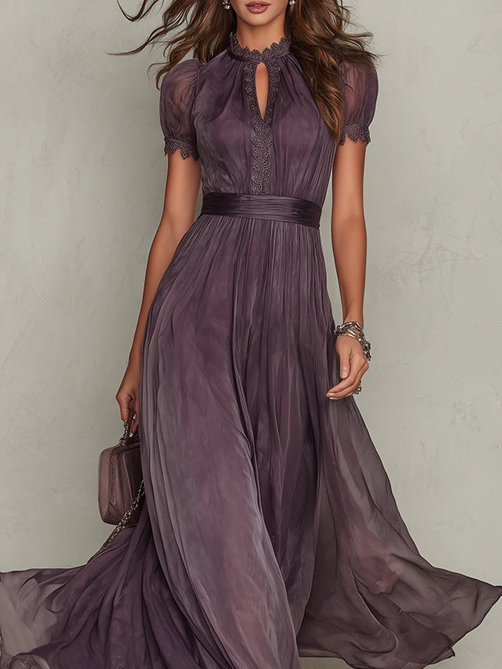 Prunelle | Robe Maxi en Mousseline Violette, Col Cœur, Bordure Dentelle