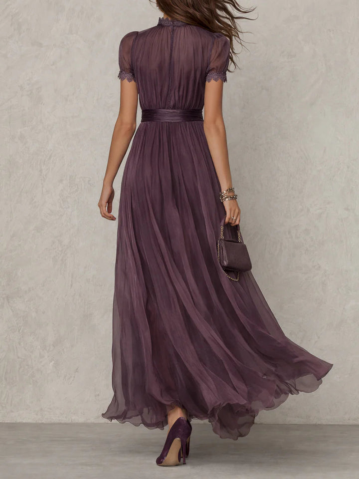Prunelle | Robe Maxi en Mousseline Violette, Col Cœur, Bordure Dentelle