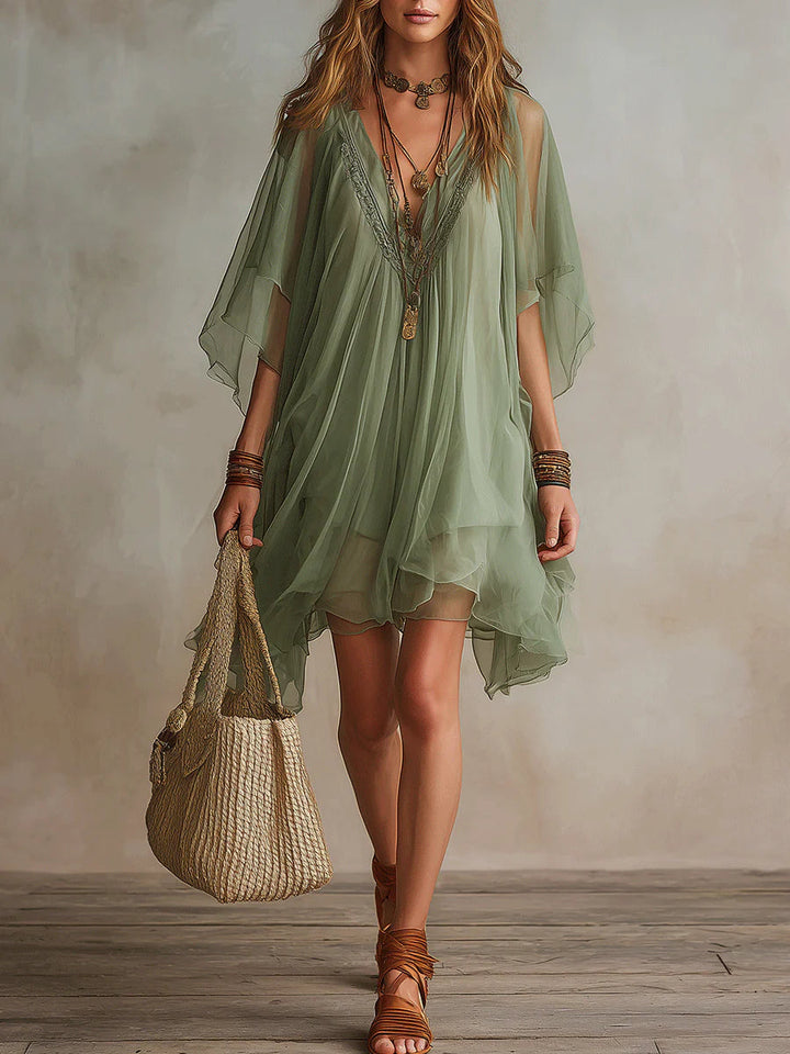 Éloïse | Mini Robe Fluide en Mousseline Verte, Col en V