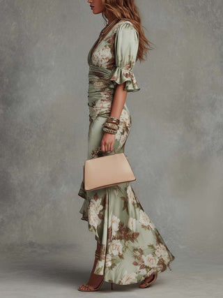 Anne™ | Robe longue asymétrique en satin vert à col en V, manches bouffantes et imprimé floral